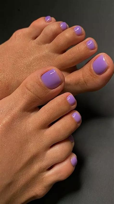 pies morenos color de uas|Uñas elegantes y sencillas para pies morenos